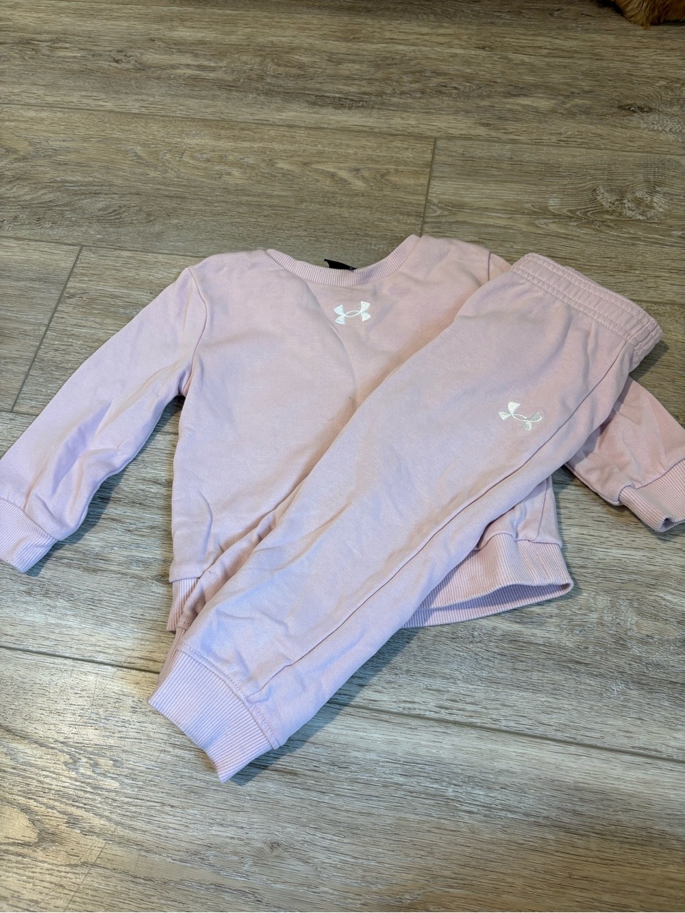 UNDER ARMOUR - Light Pink Pullover Sweatshirt and Joggers Set